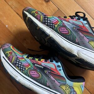 Brooks Multicolor Graphic Running Shoes